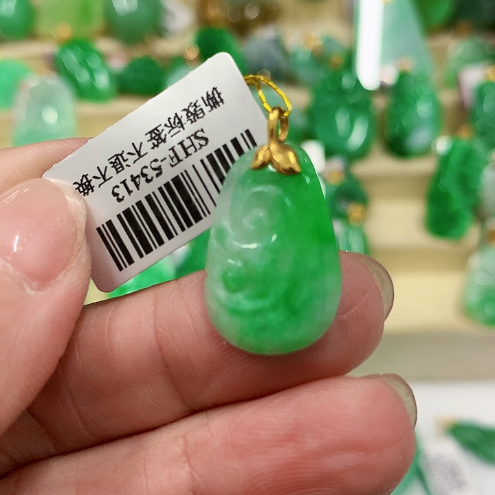 翡翠吊坠(不含链)18K金镶嵌挂件