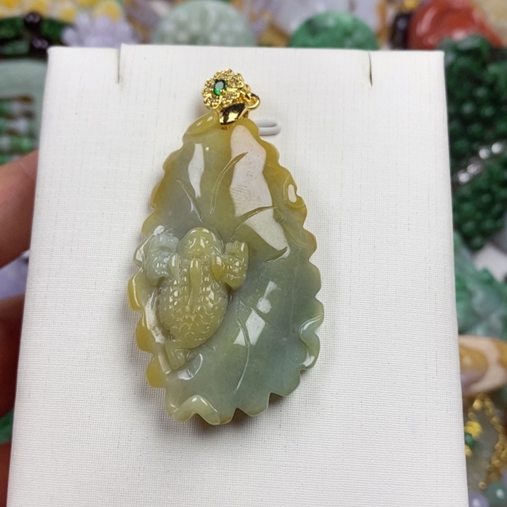 吊坠(赠链)未镶嵌翡翠