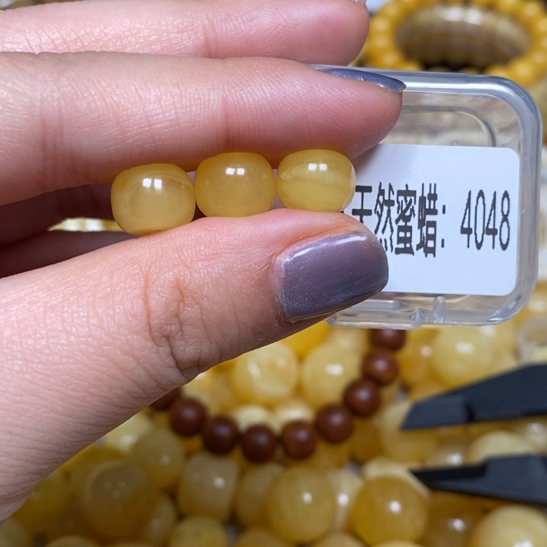 蜜蜡未镶嵌珠宝奇石4048