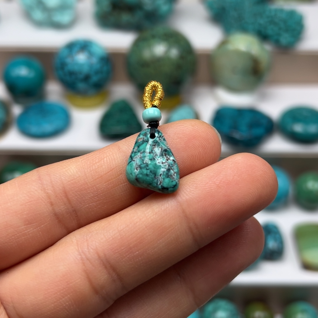 绿松石未镶嵌珠宝奇石