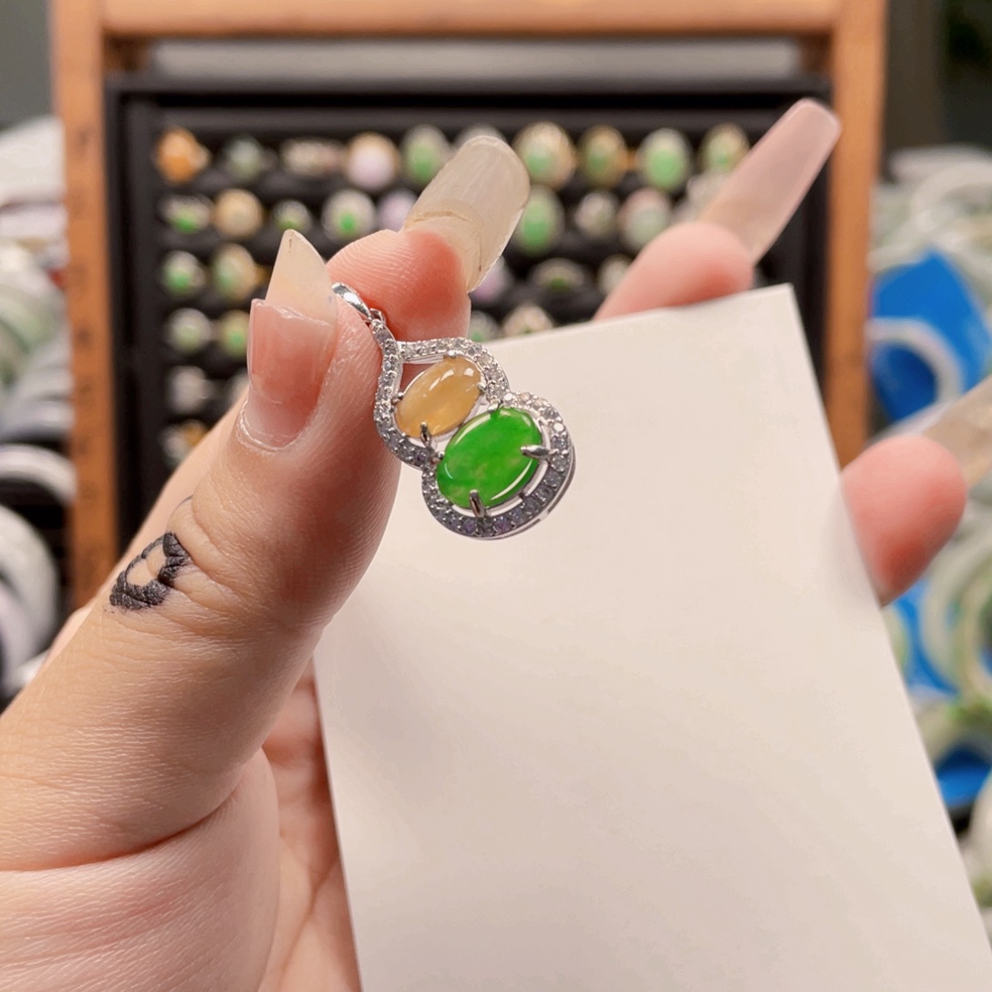 翡翠未镶嵌颈饰天然翡翠