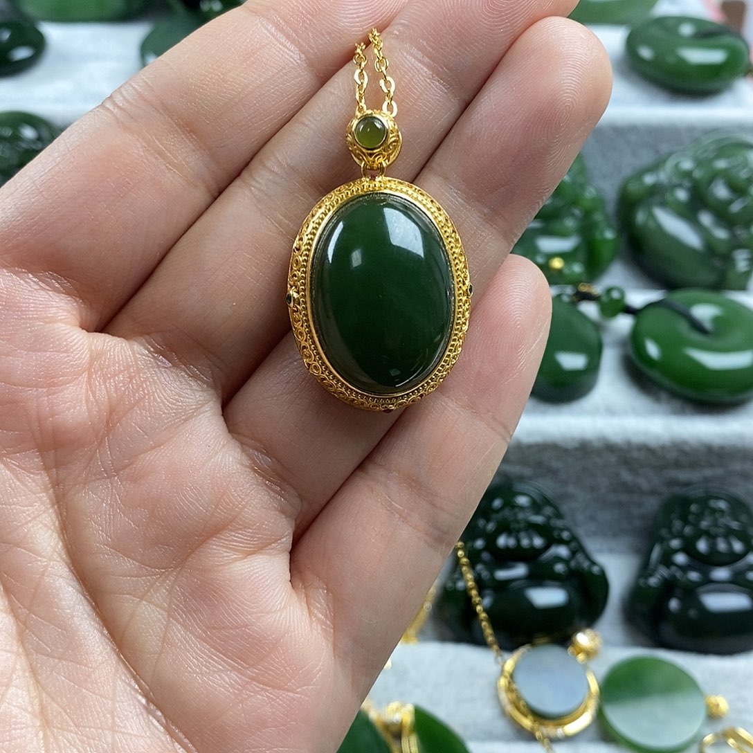 和田玉（碧玉）未镶嵌颈饰