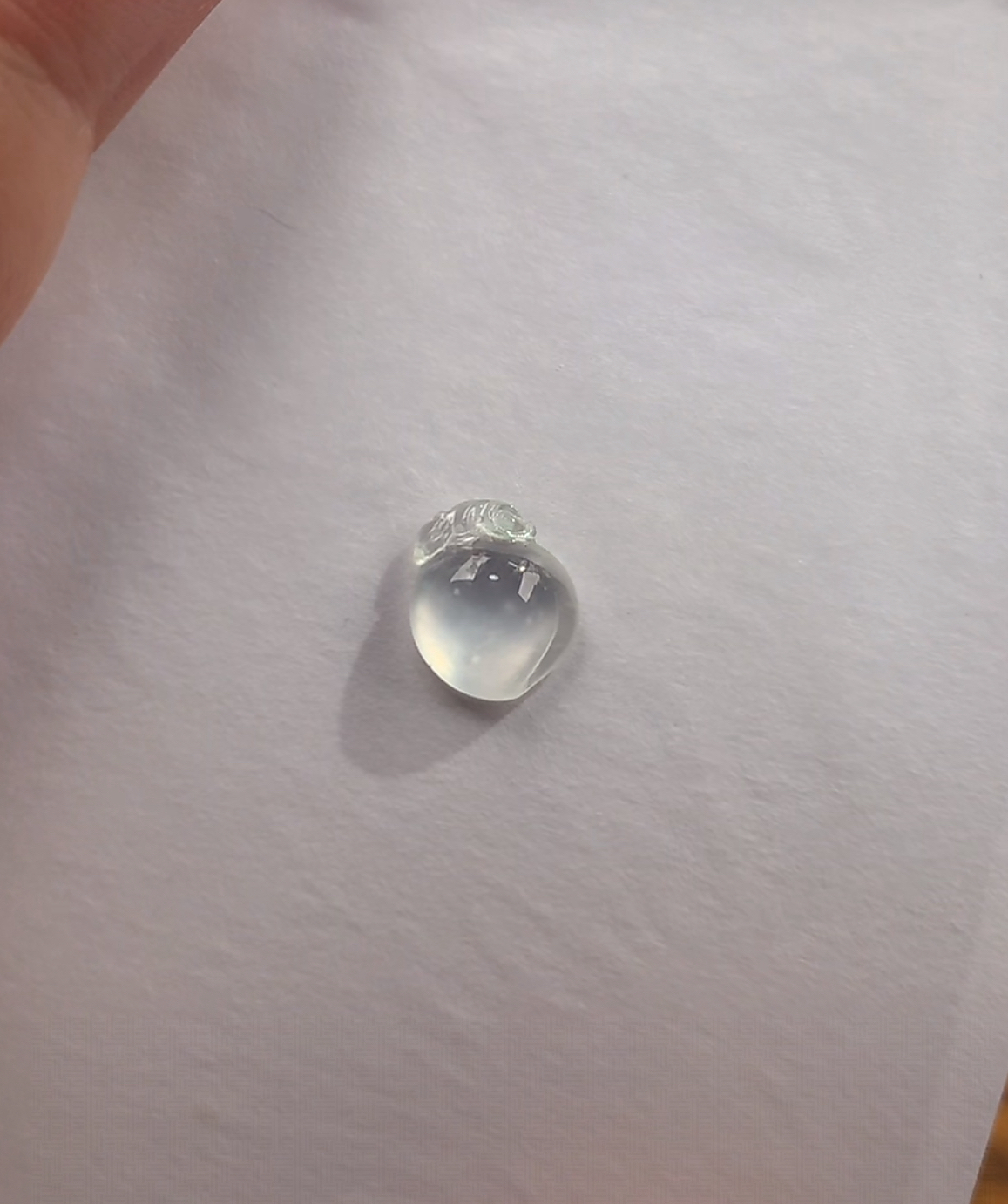 天然缅甸翡翠A货未镶嵌玻璃小桃子