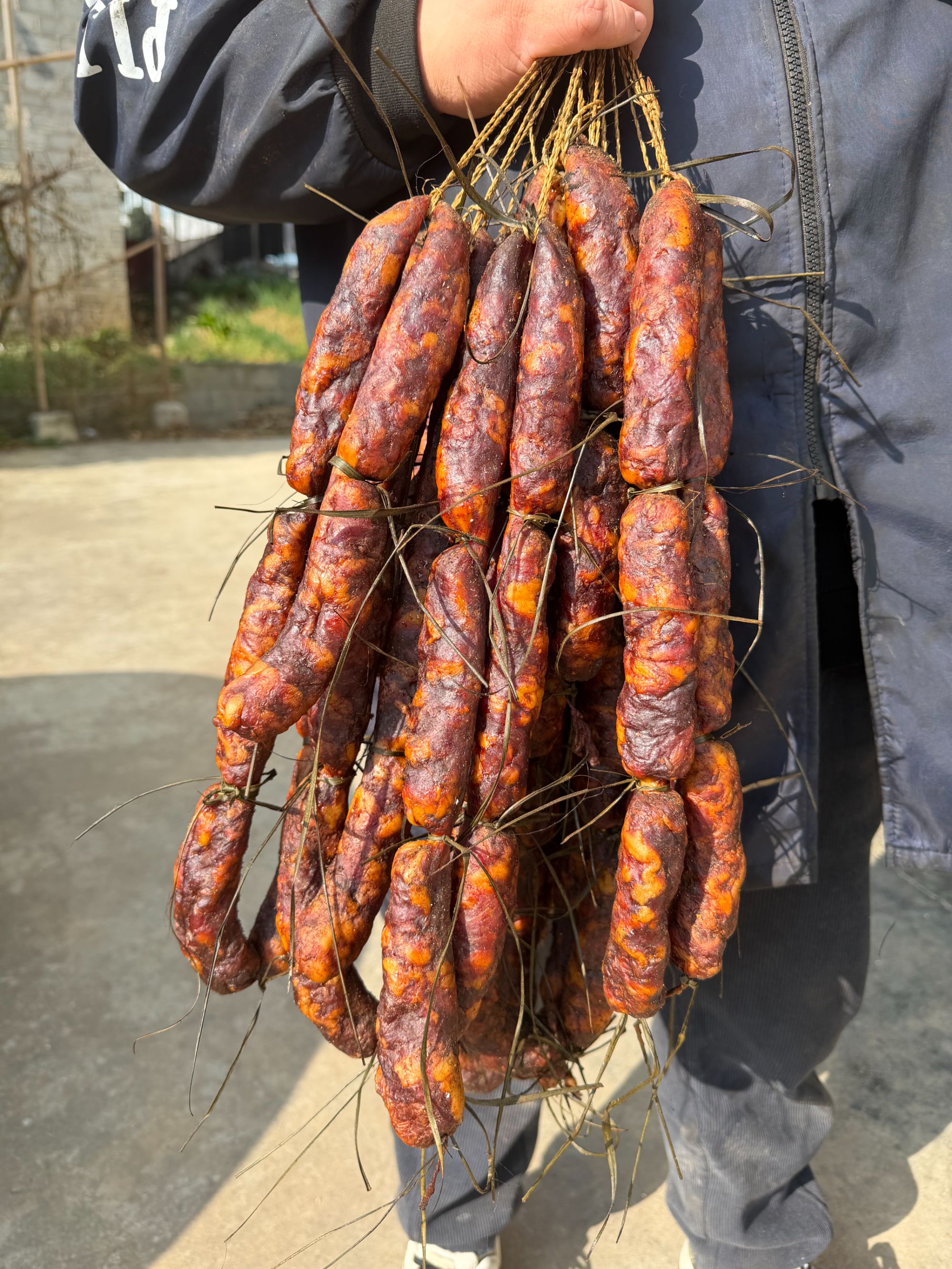 重庆巫溪高山香柏树熏制腊香肠（现场称重，一物一拍）