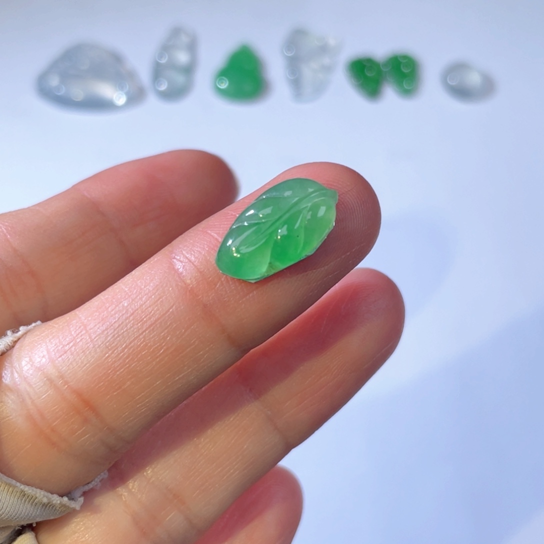 翡翠颈饰未镶嵌裸石