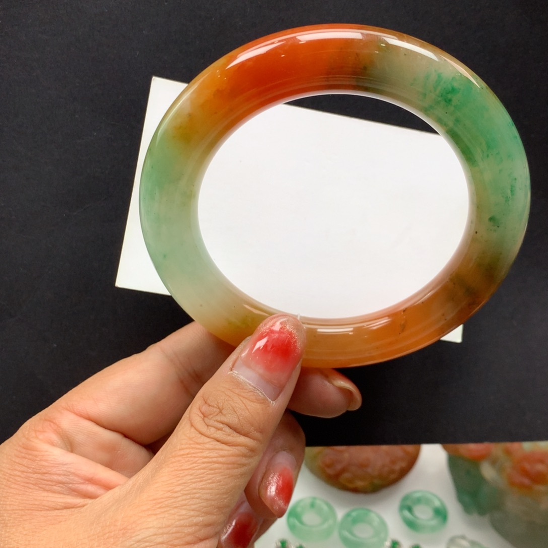 .***美石英质玉未镶嵌手镯