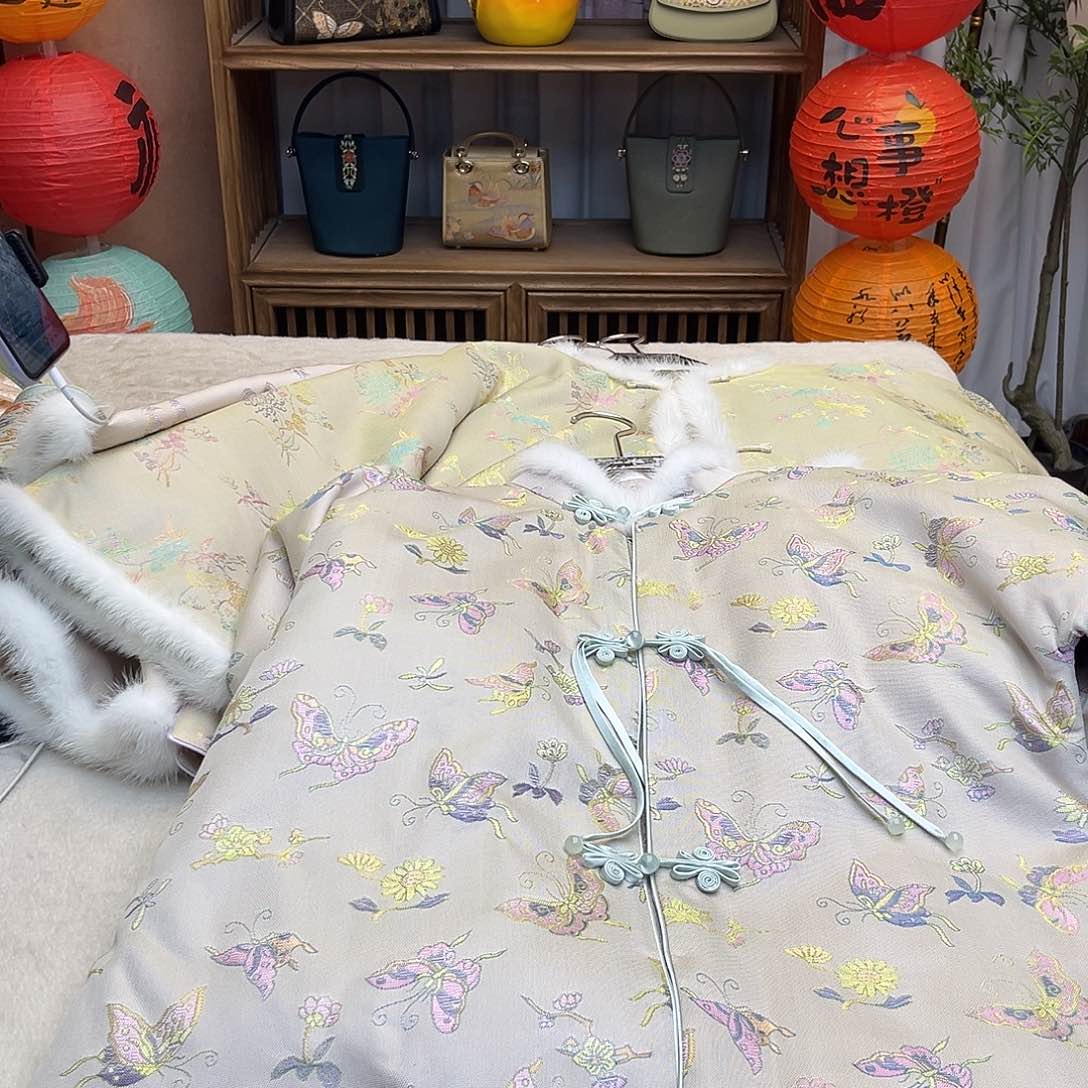 刺绣异色罗棉服108胸围