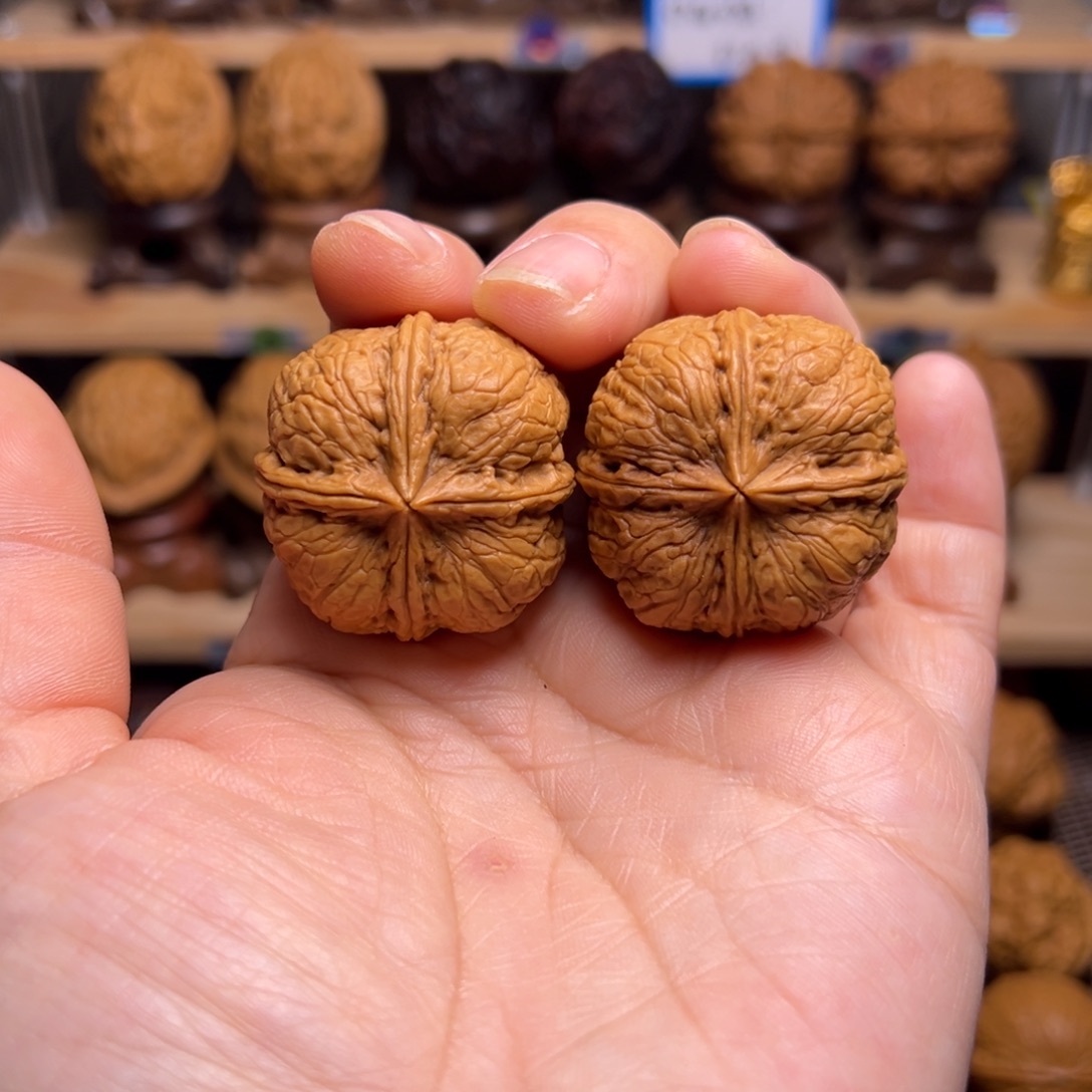 文玩核桃把件51w金蟒四棱35尺