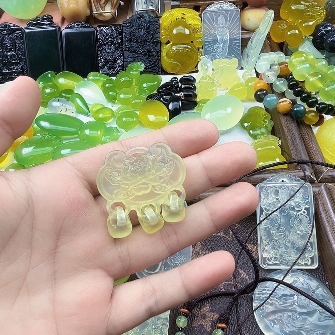 丰***道岫玉未镶嵌吊坠(不含链)