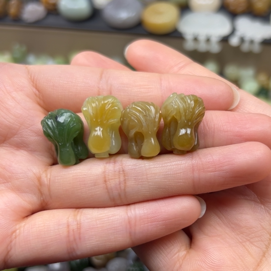 和田玉未镶嵌颈饰150一个多样性发其一