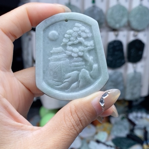 翡翠颈饰未镶嵌翡翠