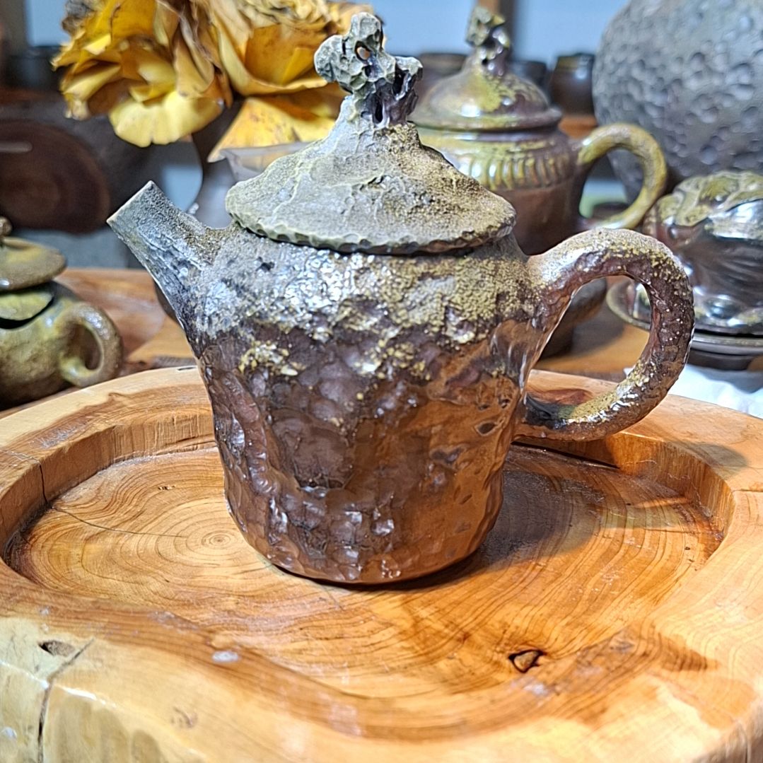 坭兴陶锤纹纯柴烧壶180c，微瑕