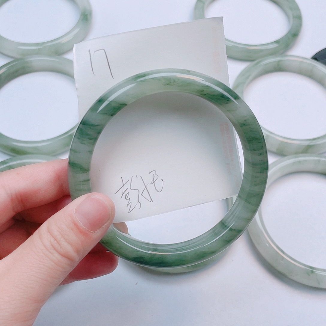 未镶嵌手镯石英岩玉彭***翠