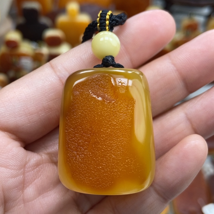 【闪购商品】琥珀颈饰未镶嵌
