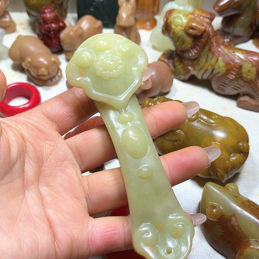 白玉菩提吊坠白玉菩提吊坠