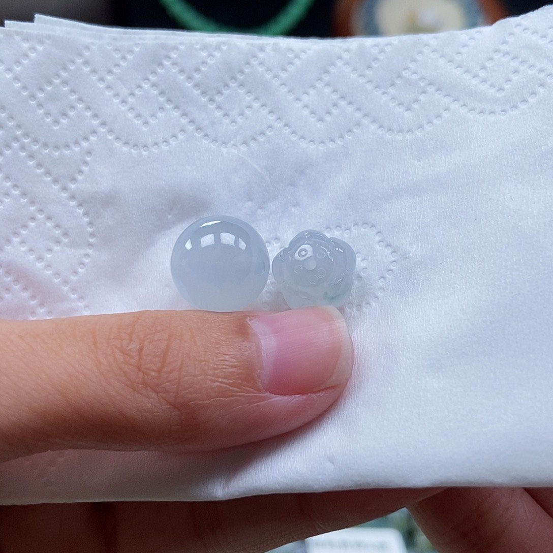 未镶嵌挂件翡翠F****?闪