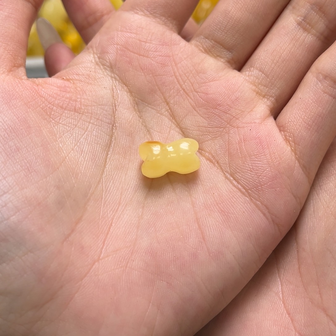 *****琥珀未镶嵌裸石天然琥珀