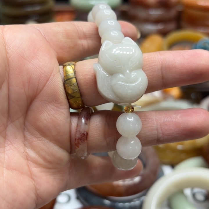 石英岩玉合金颈饰