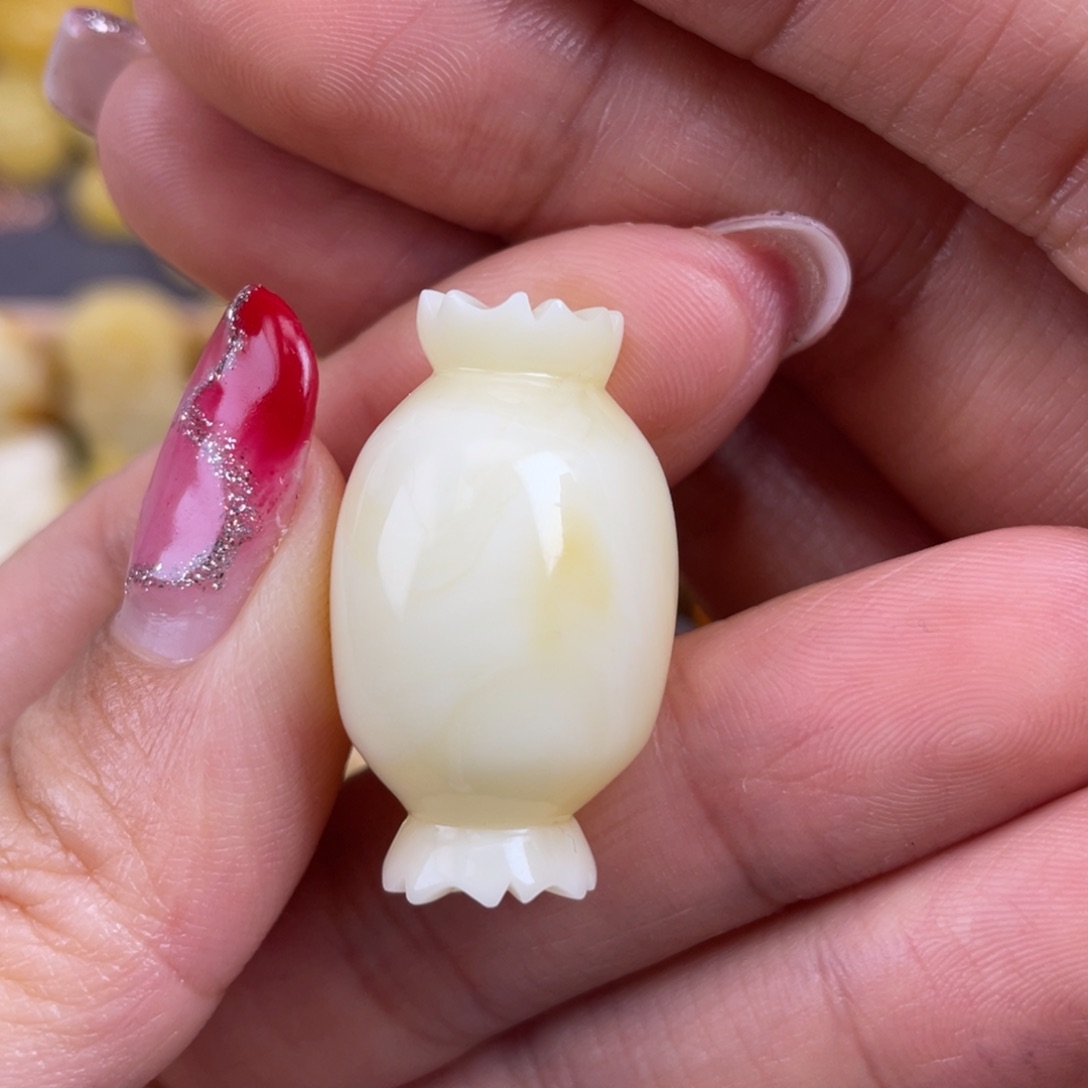 琥珀裸石未镶嵌蜜蜡