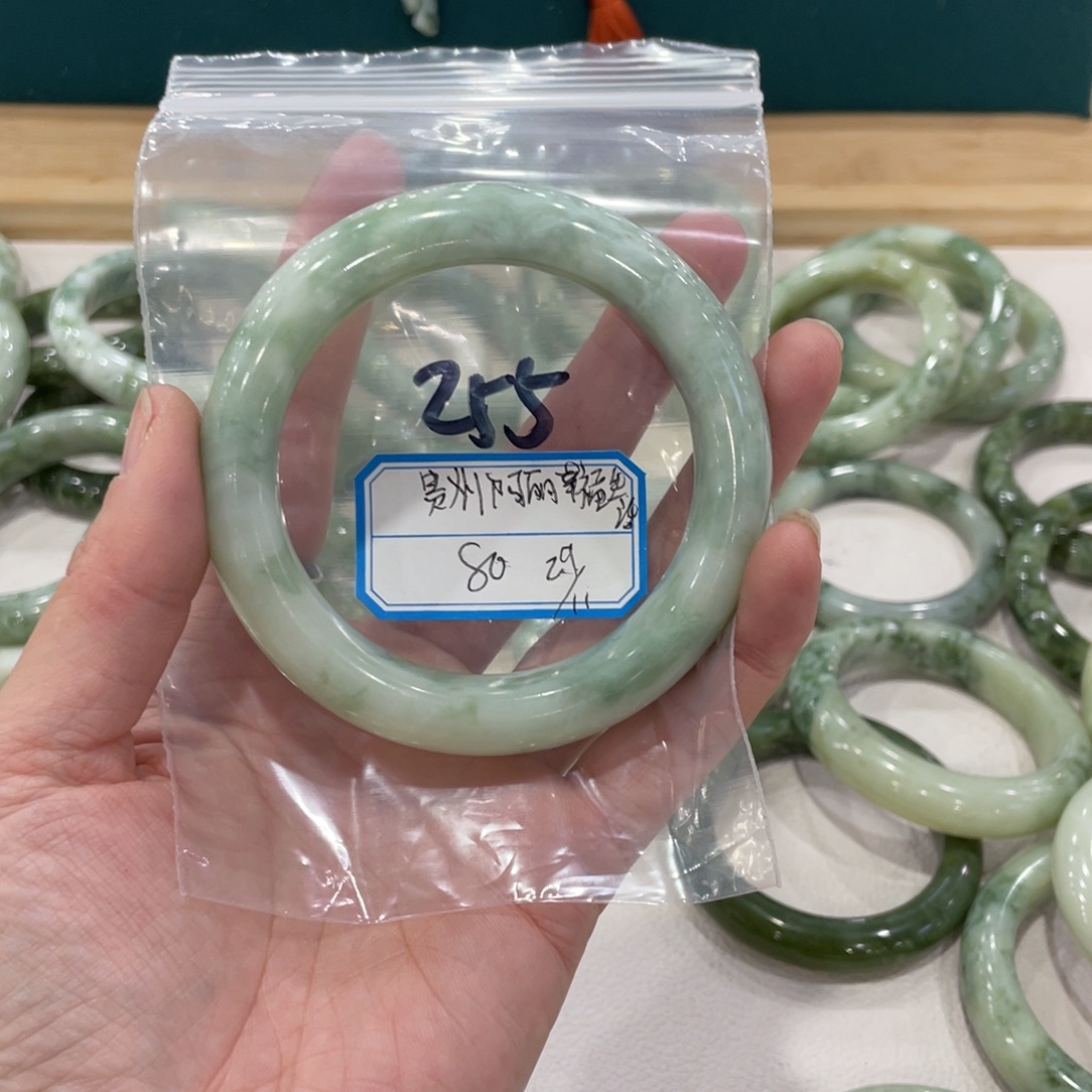 贵***活蛇纹石玉未镶嵌手镯