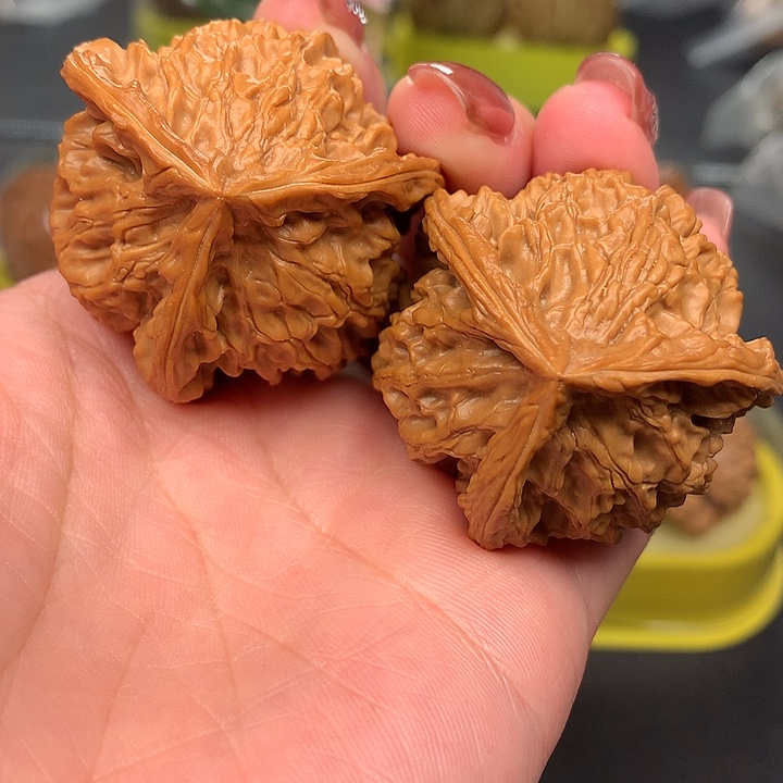 文玩核桃吊坠42三棱