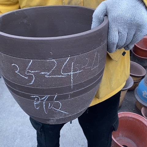 紫砂中国宜兴紫砂花盆，