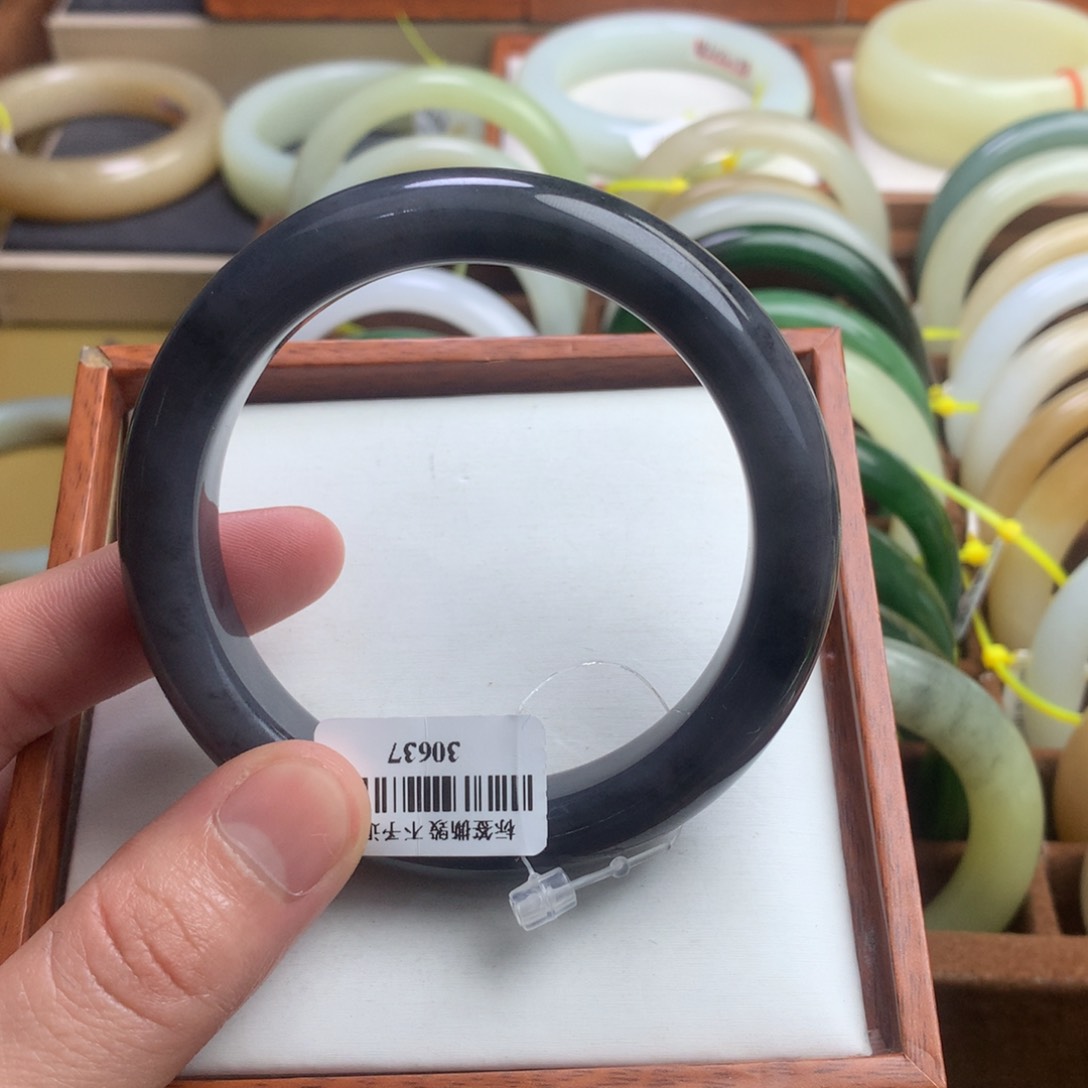 和田玉手镯未镶嵌58.4