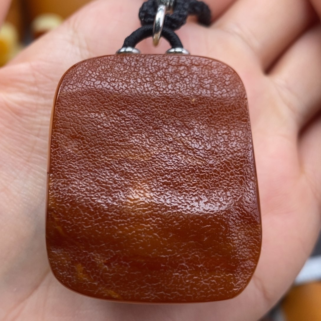 琥珀吊坠(赠链)未镶嵌