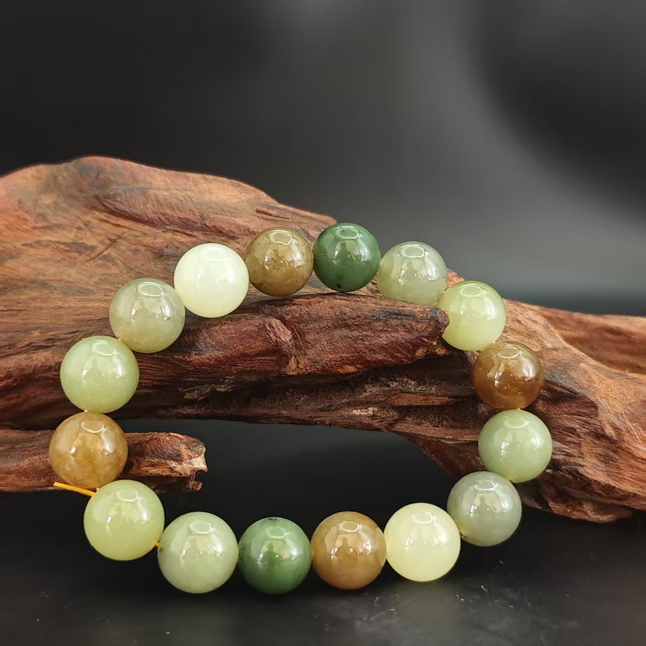 Q和田玉多宝圆珠手串（卡12）0606