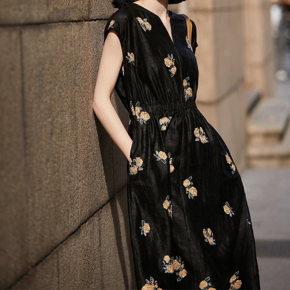 【白雪.荐选】香云纱全真丝绣花刺绣小黑裙时尚长款裙B64