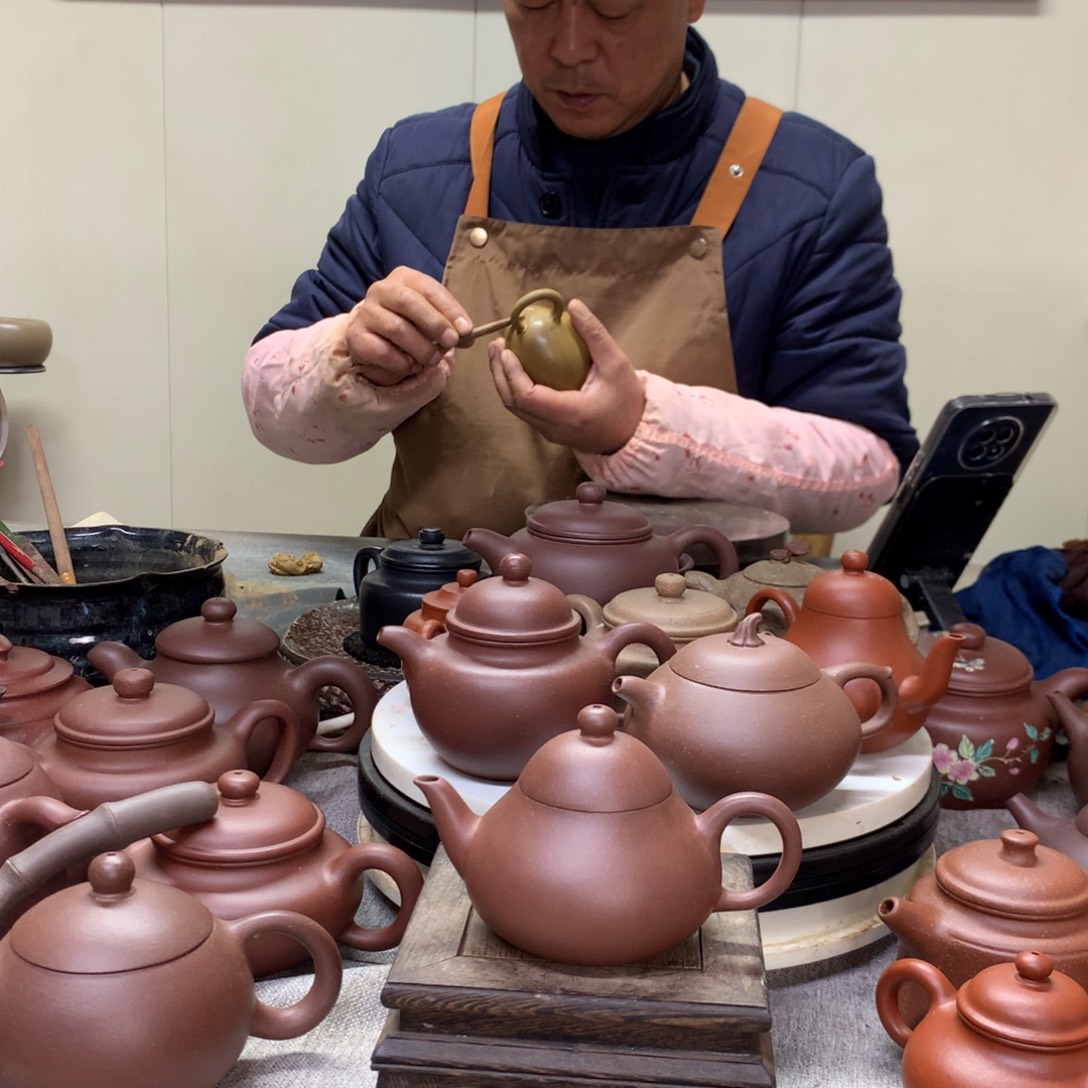 紫泥茶壶梨形130 C半手工制作