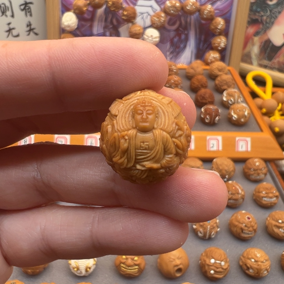 猴头核桃吊坠大日如来