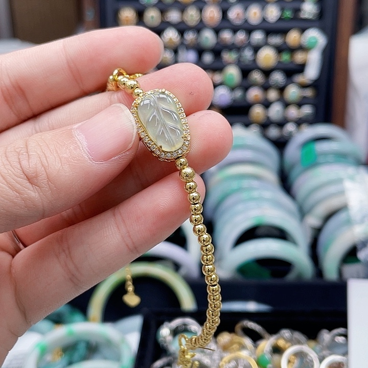 翡翠未镶嵌手镯翡翠