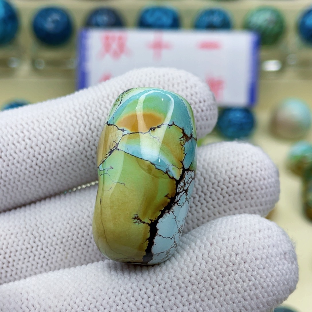 未镶嵌绿松石颈饰