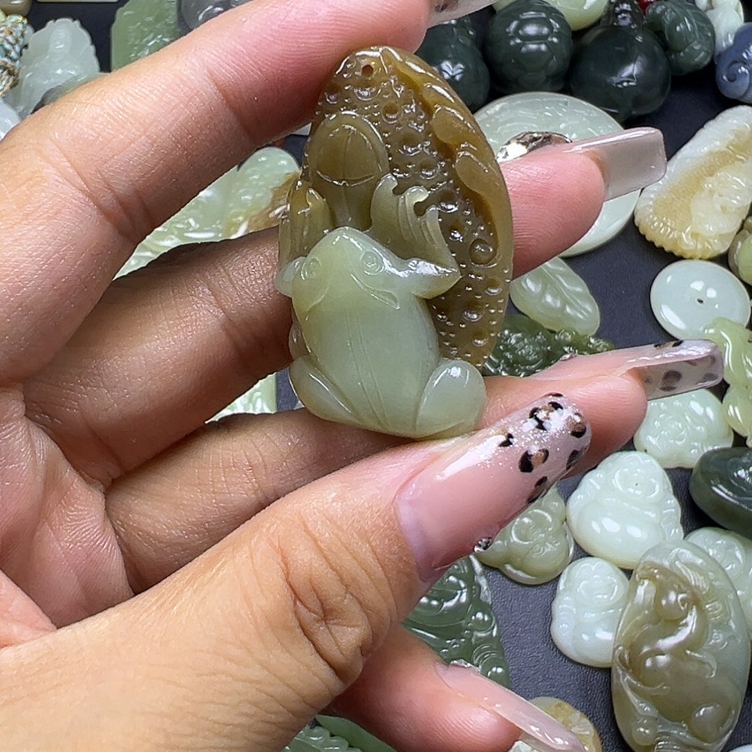 颈饰未镶嵌和田玉