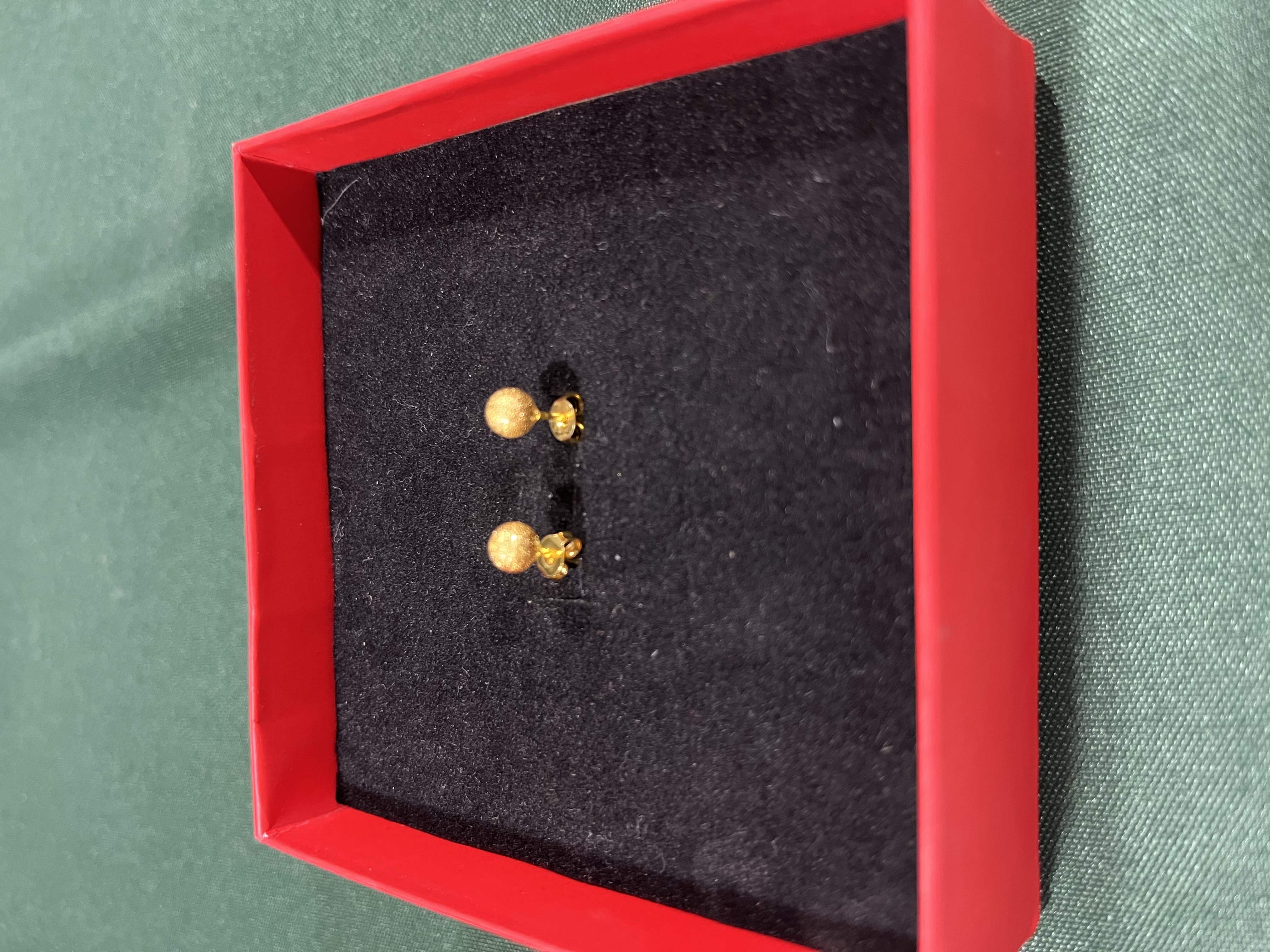 A698 圆珠古法磨砂 金色精工耳钉