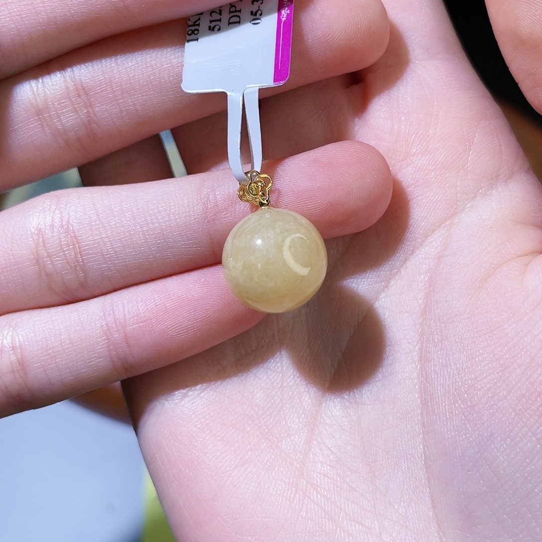 翡翠颈饰18K金镶嵌翡翠