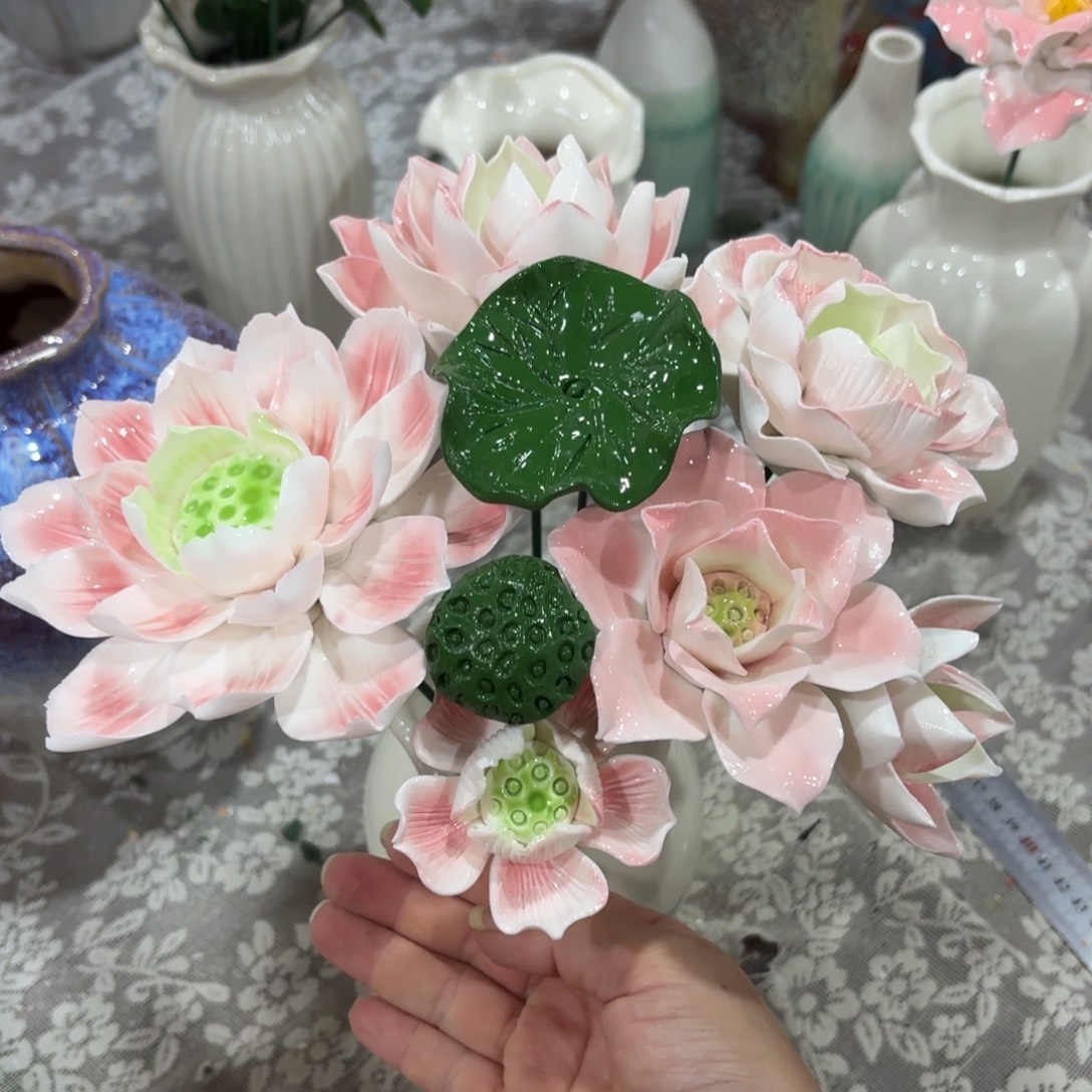 2041 陶瓷花拍满20元发货，退款的拉黑