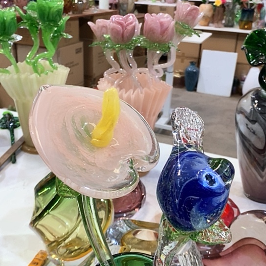 琉璃花瓶高45厘米宽9厘米