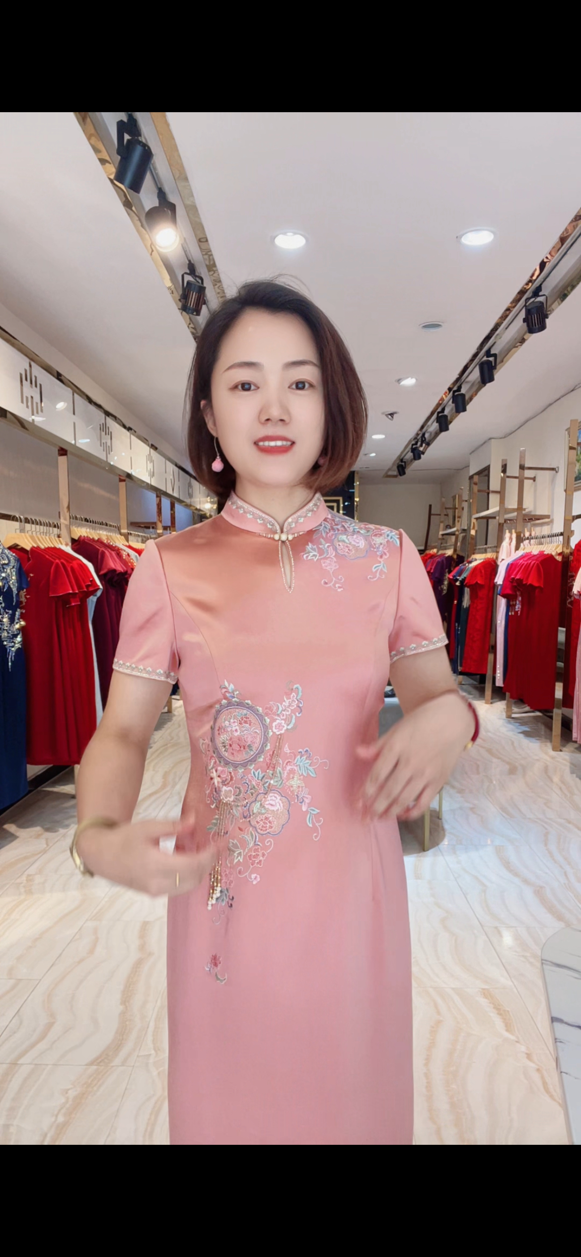 刺绣新中式婚礼斜襟铅笔裙旗袍时尚中式欧若智性风