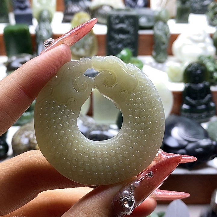 和田玉颈饰未镶嵌