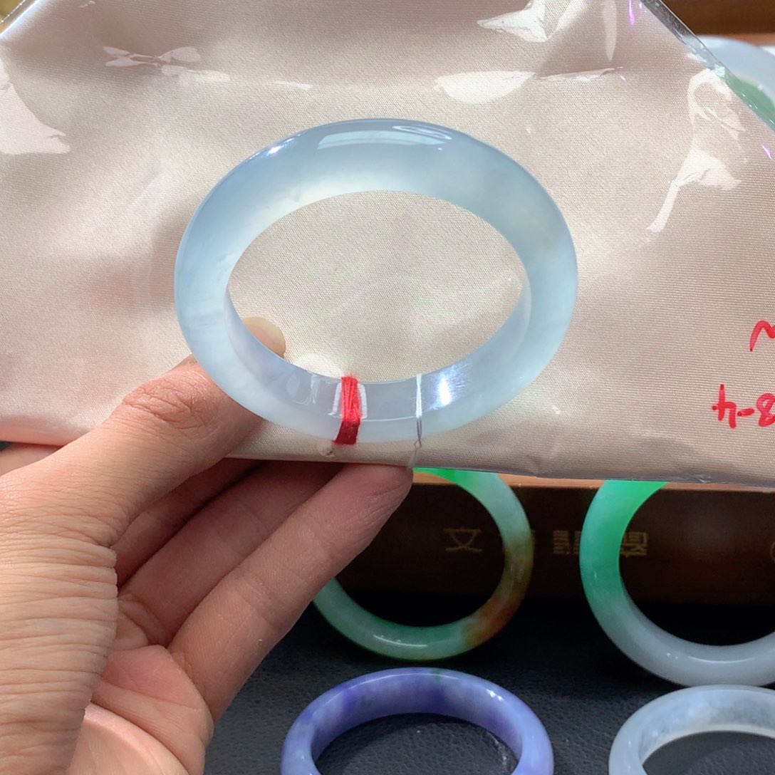 翡翠未镶嵌手镯正圈