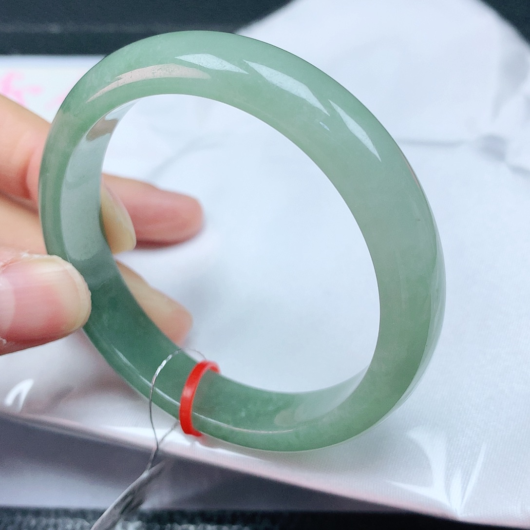 翡翠手镯未镶嵌52+圈