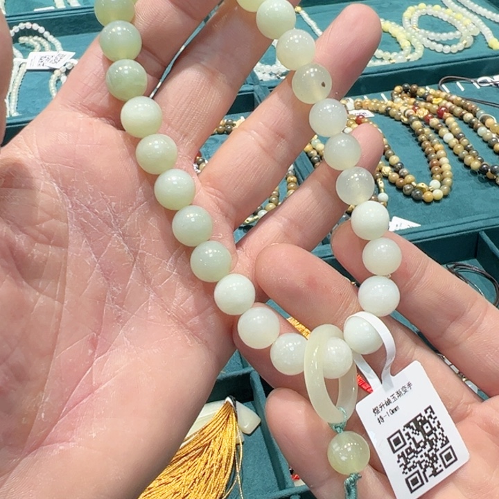 未镶嵌蛇纹石玉手链