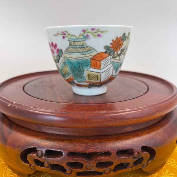 粉彩博古纹杯   高6公分 口径7公分 全品  