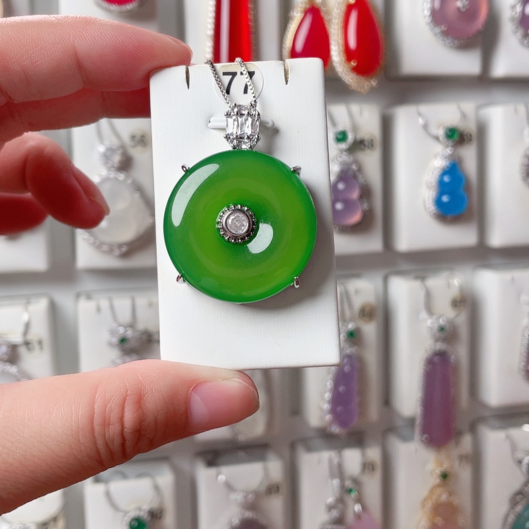 玛瑙/玉髓颈饰未镶嵌