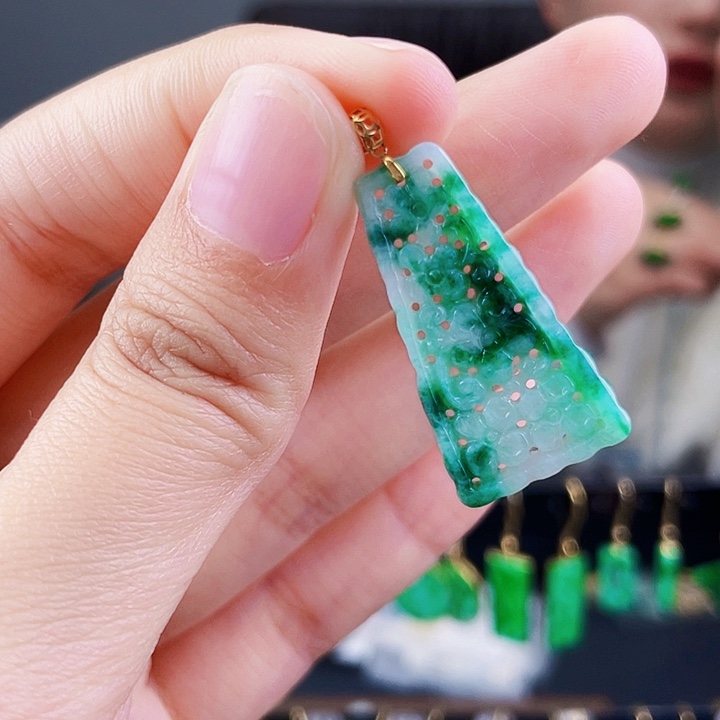 翡翠颈饰18K金镶嵌饰品