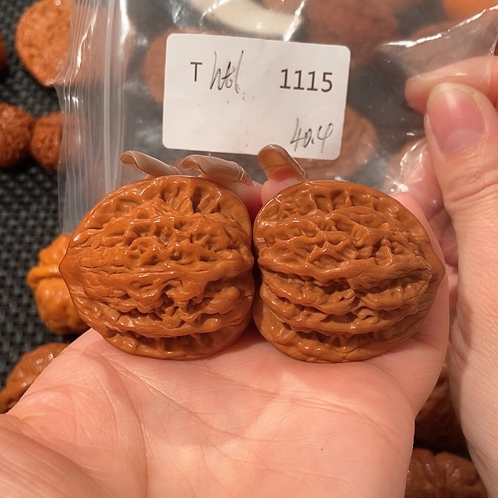 文玩核桃吊坠虎头40.3