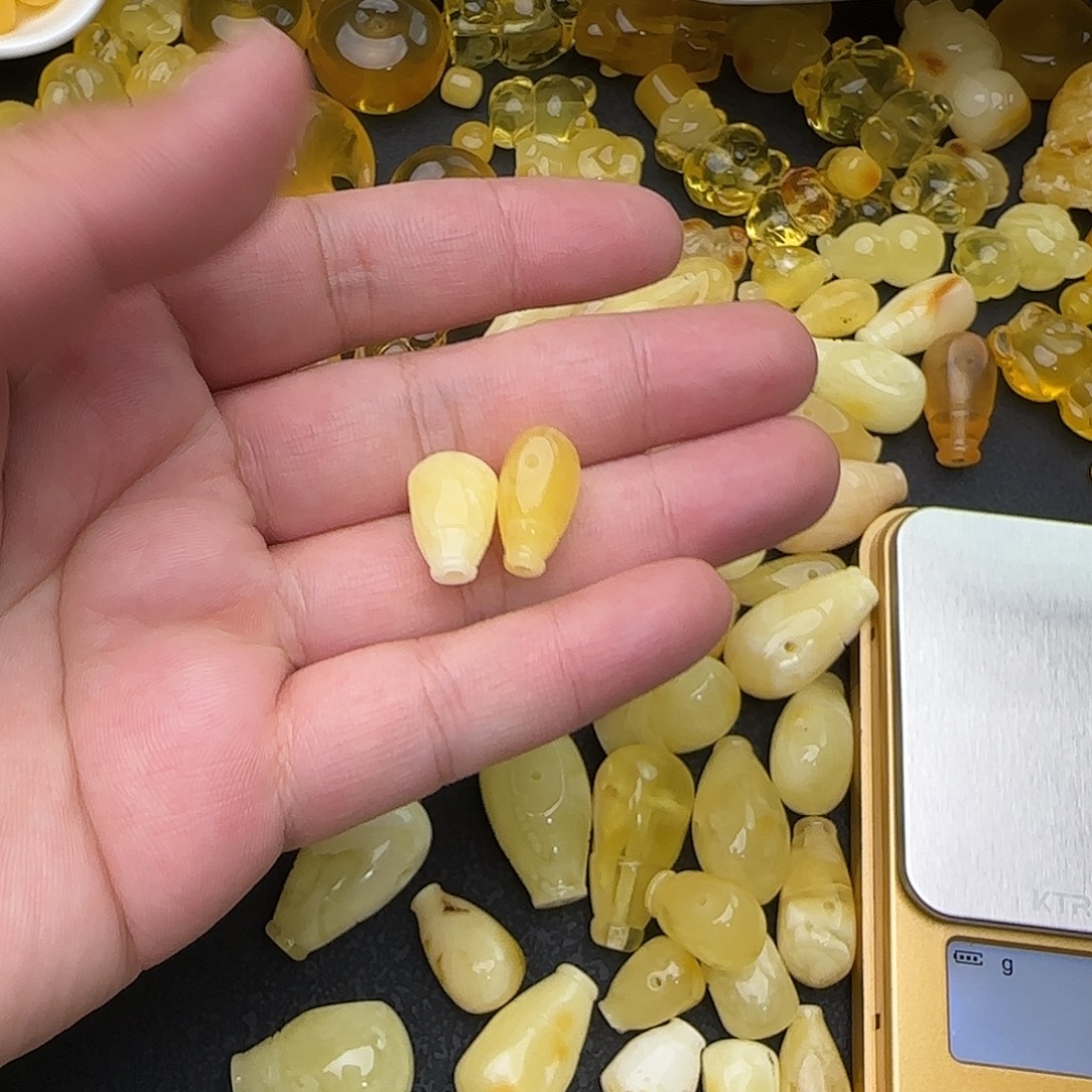 笨***笨琥珀未镶嵌珠宝奇石