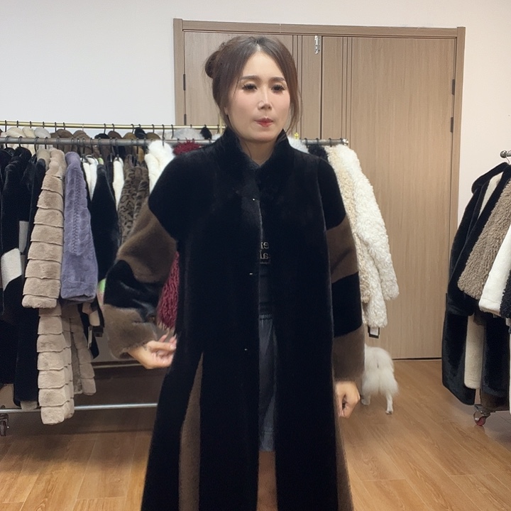 皮毛一体外套女中长款